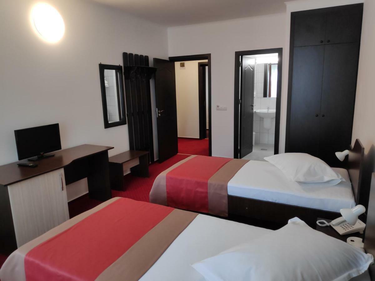 Hostel Caliman Căciulata Extérieur photo