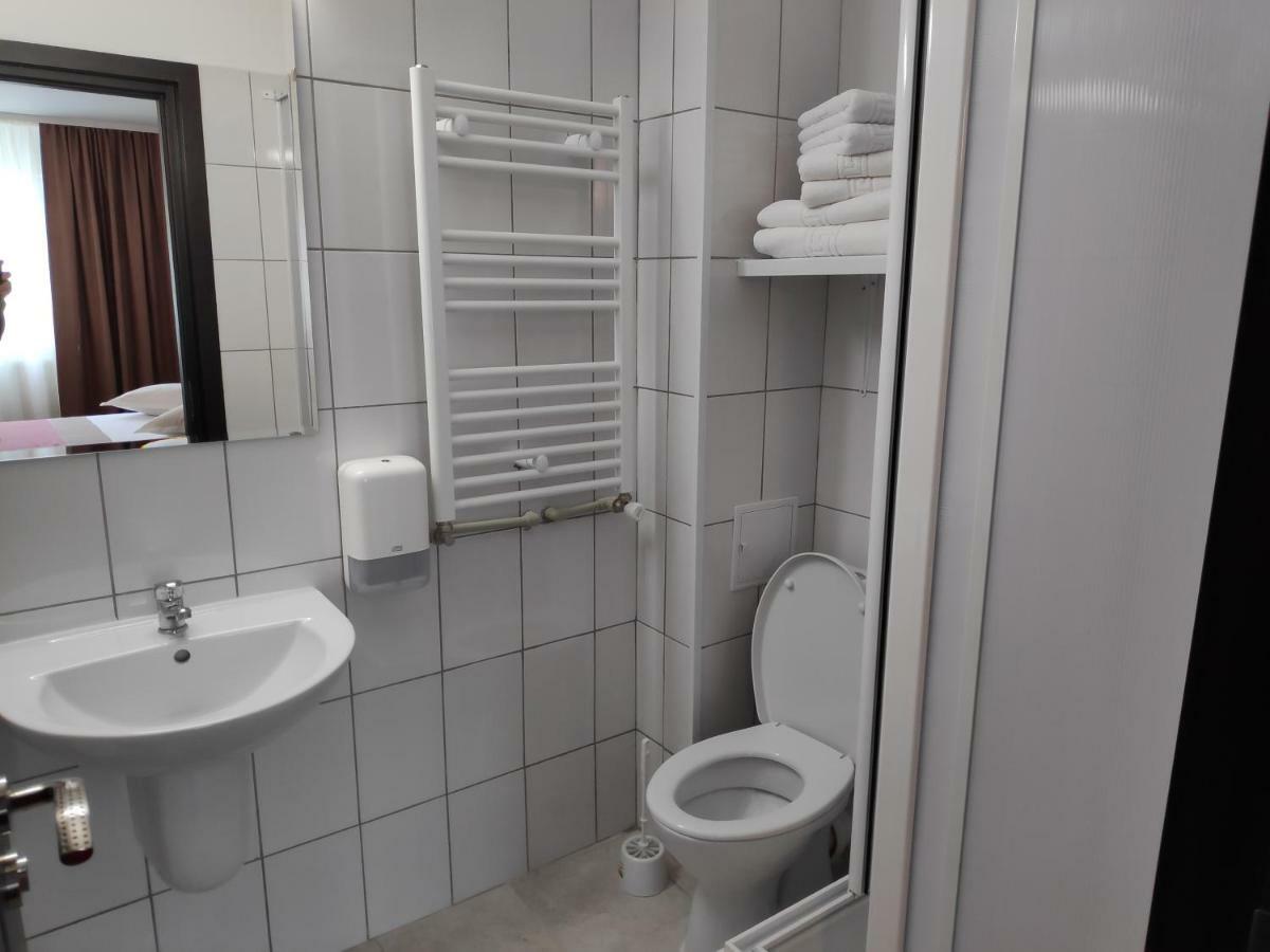 Hostel Caliman Căciulata Extérieur photo